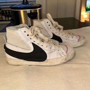 Nike Blazer Mid 77 Jumbo